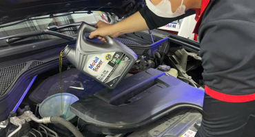 Thay Dầu Hộp Số Ô Tô Tại FRIENDS N&T